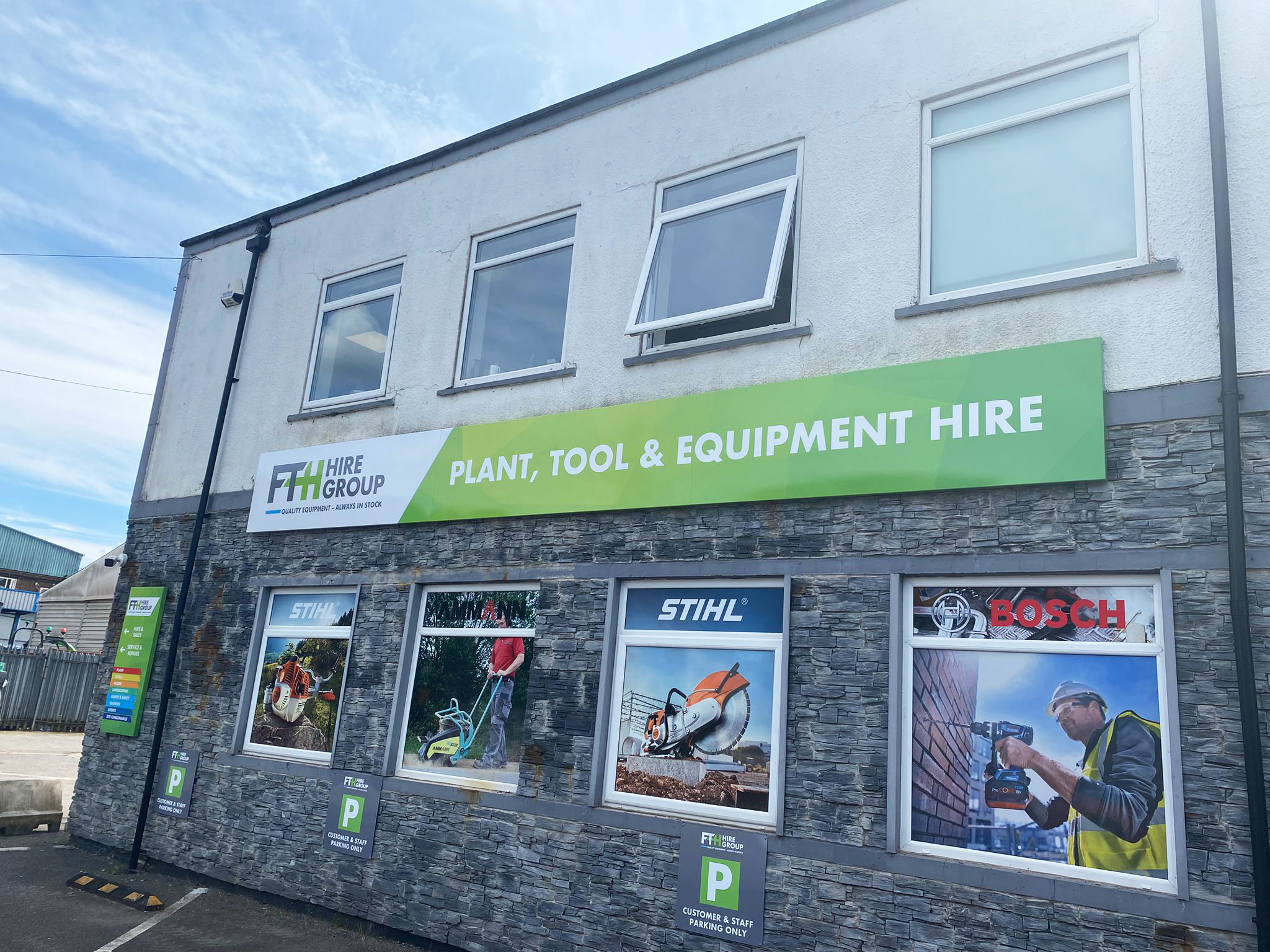 Ponty Hire 4.jpg (1.35 MB)